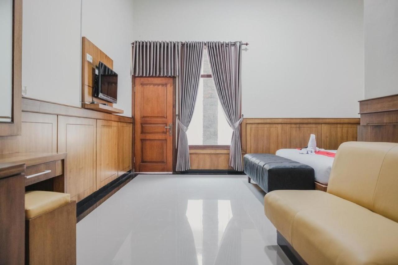 Reddoorz Plus @ Jalan Dr. Cipto Mangunkusumo Lampung Hotel Bandar Lampung Kültér fotó