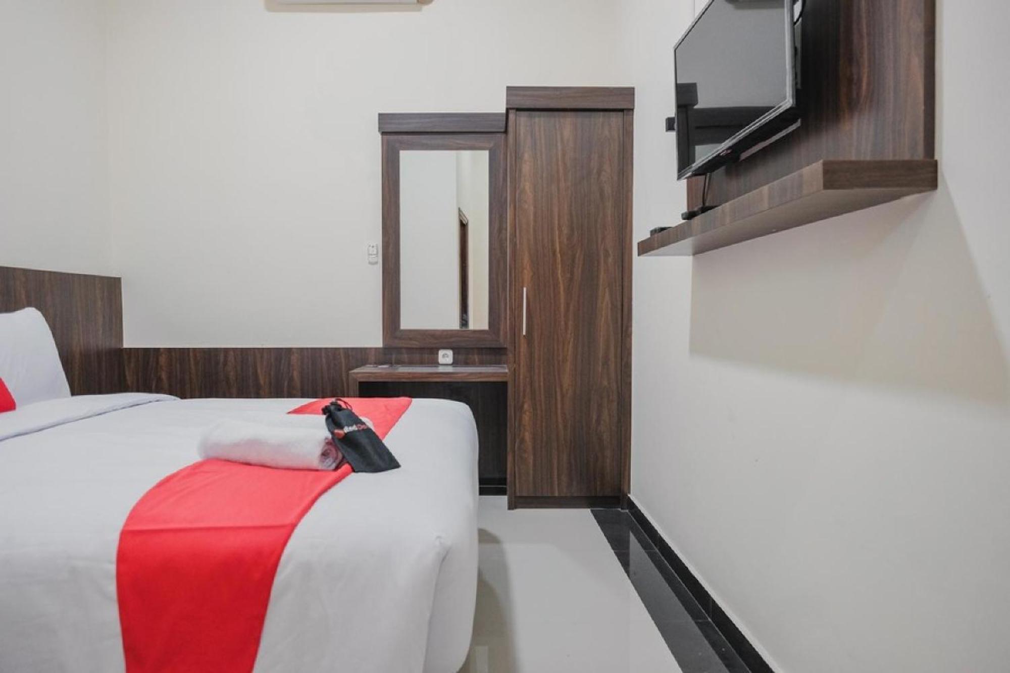 Reddoorz Plus @ Jalan Dr. Cipto Mangunkusumo Lampung Hotel Bandar Lampung Kültér fotó