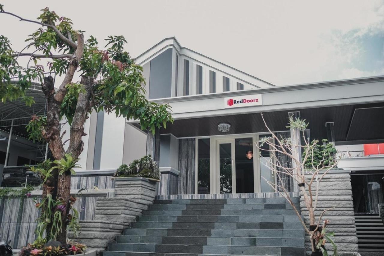 Reddoorz Plus @ Jalan Dr. Cipto Mangunkusumo Lampung Hotel Bandar Lampung Kültér fotó